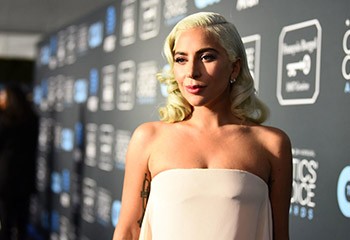 « Vous êtes la pire représentation du christianisme » : Lady Gaga s’attaque à Mike Pence et à Donald Trump