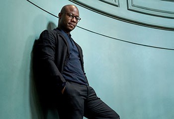 Barry Jenkins revient avec « Si Beale Street pouvait parler » : « C’est un film sur la fierté d’être qui l’on est »